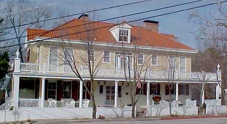 Front View of Mansion/Bed & Breakfast